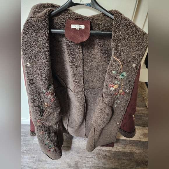 Unique embroidered faux leather lined jacket | EUC - Picture 6 of 7